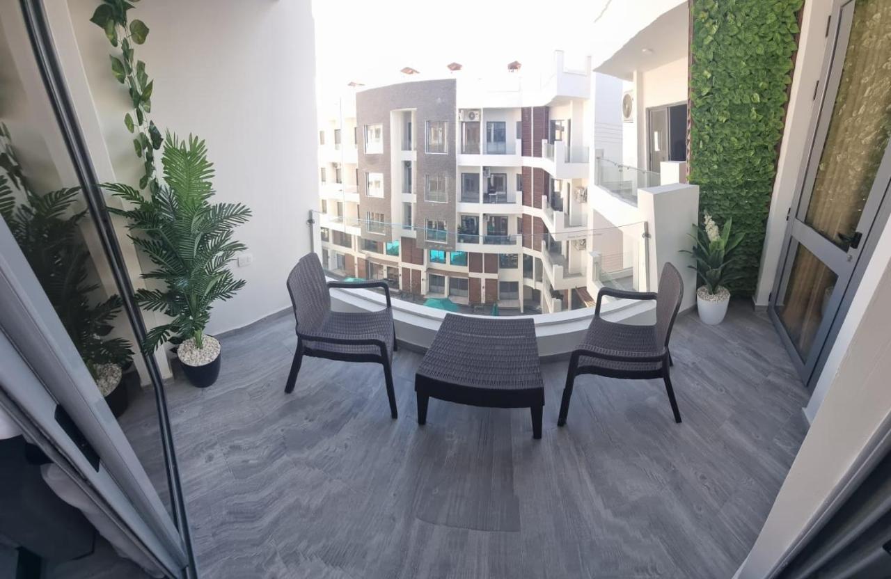 Sanctuary Sunlit Hurghada Haven With 4 Pools, Rooftop Sunsets & Gourmet Bites Steps Away Exteriér fotografie