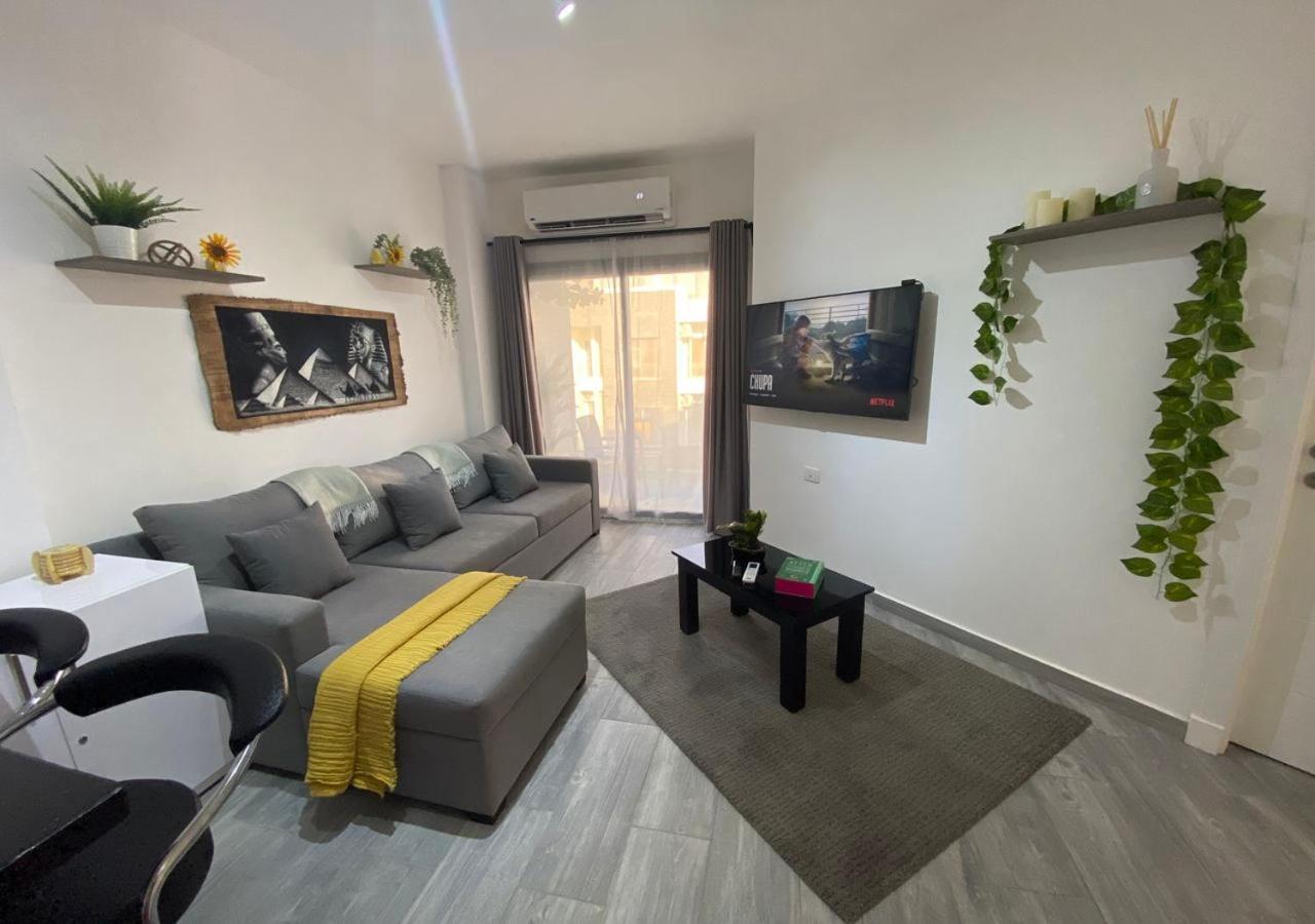 Sanctuary Sunlit Hurghada Haven With 4 Pools, Rooftop Sunsets & Gourmet Bites Steps Away Exteriér fotografie